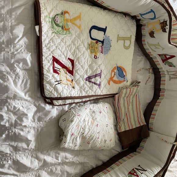 Nice crib set - Picture 4 of 6